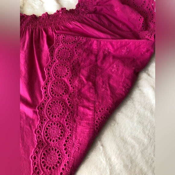 ELLISON Berry Eyelet Top In Berry - Picture 4 of 13